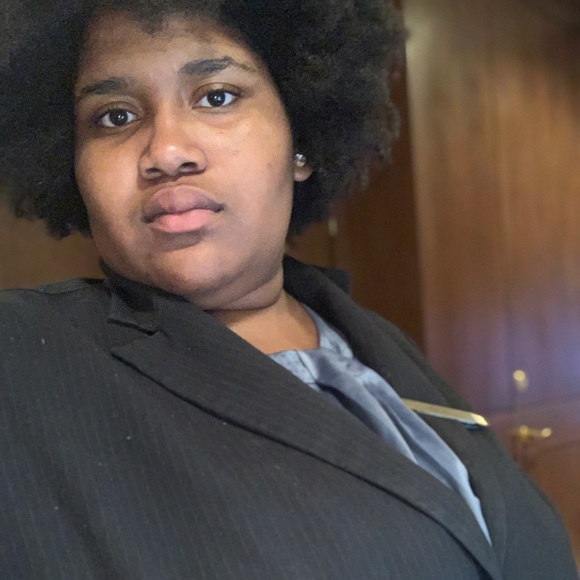 Meet your Posher, Kaitlin - Picture 1 of 1